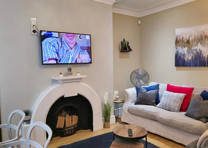 Stylish 2 Bedroom Apartment, Leeds Centre + Free Parking