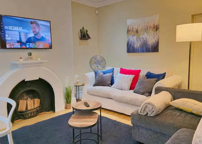 Stylish 2 Bedroom Apartment, Leeds Centre + Free Parking
