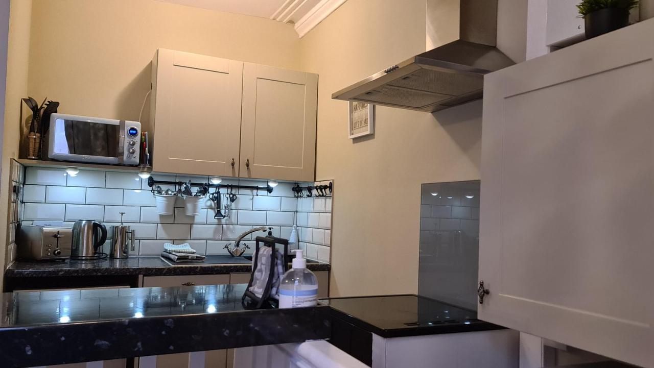 Stylish 2 Bedroom Apartment, Leeds Centre + Free Parking Apartment